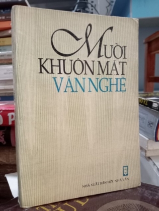 MƯỜI KHUÔN MẶT VĂN NGHỆ