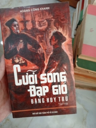 CƯỠI SÓNG ĐẠP GIÓ