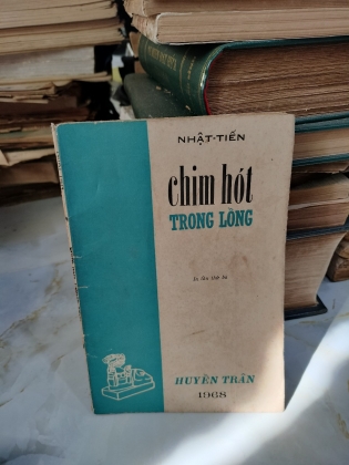 CHIM HÓT TRONG LỒNG