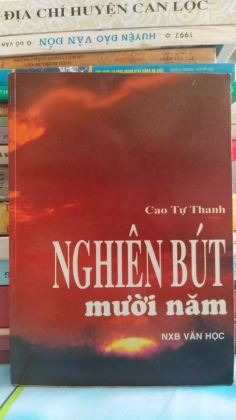 NGHIÊN BÚT MƯỜI NĂM