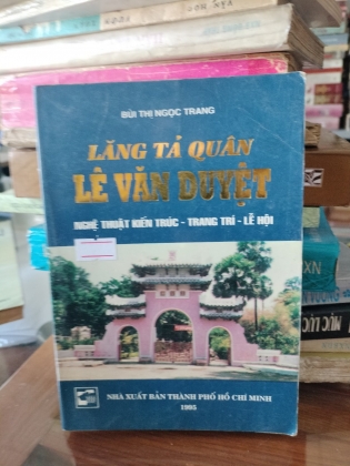 LĂNG TẢ QUÂN LÊ VĂN DUYỆT