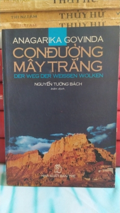 CON ĐƯỜNG MÂY TRẮNG