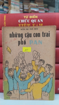 NHỮNG CẬU CON TRAI PHỐ PAN