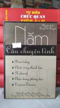 NĂM CÂU CHUYỆN TÌNH