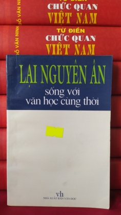 LẠI NGUYÊN ÂN SỐNG VỚI VĂN HỌC CÙNG THỜI