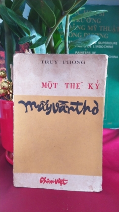 MỘT THẾ KỶ MẤY VẦN THƠ