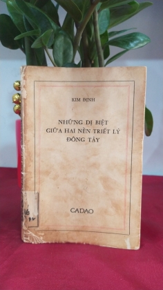 NHỮNG DỊ BIỆT GIỮA HAI NỀN TRIẾT LÝ ĐÔNG TÂY 