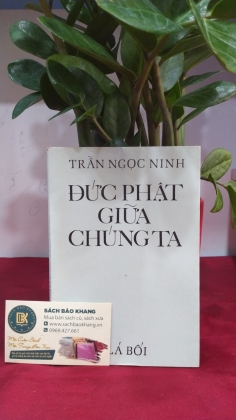 ĐỨC PHẬT GIỮA CHÚNG TA