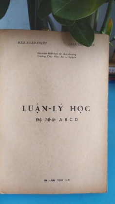 LUẬN LÝ HỌC