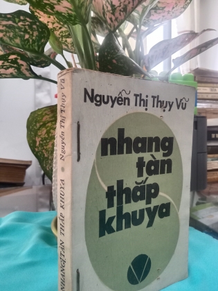 NHANG TÀN THẮP KHUYA