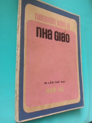 NHÀ GIÁO