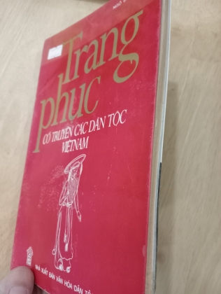 [CÓ CHỮ KÝ TÁC GIẢ] TRANG PHỤC CỔ TRUYỀN CÁC DÂN TỘC VIỆT NAM