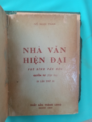 NHÀ VĂN HIỆN ĐẠI