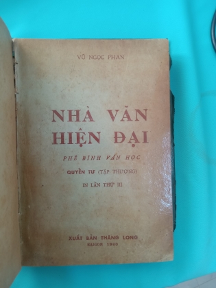 NHÀ VĂN HIỆN ĐẠI