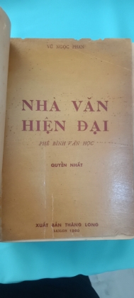 NHÀ VĂN HIỆN ĐẠI