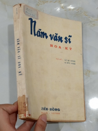 NĂM VĂN SĨ HOA KỲ