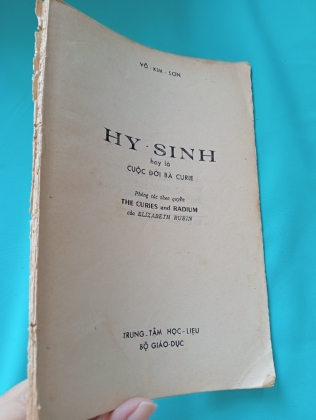 HY SINH HAY LÀ CUỘC ĐỜI BÀ CURIE