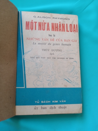 MỘT NỬA NHÂN LOẠI