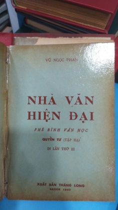 NHÀ VĂN HIỆN ĐẠI 