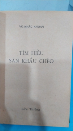 TÌM HIỂU SÂN KHẤU CHÈO