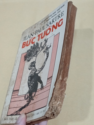 BỨC TƯỜNG