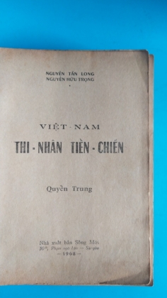 VIỆT NAM THI NHÂN TIỀN CHIẾN