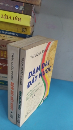 DẶM DÀI ĐẤT NƯỚC