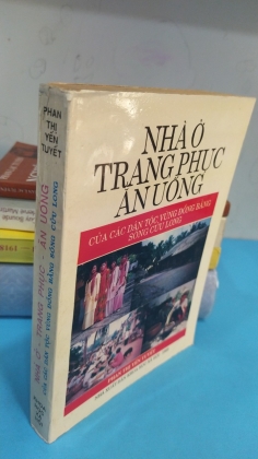 NHÀ Ở - TRANG PHỤC - ĂN UỐNG 