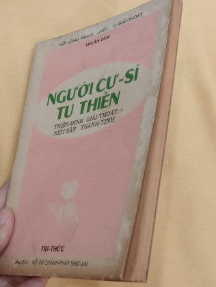 NGƯỜI CƯ SĨ TU THIỀN