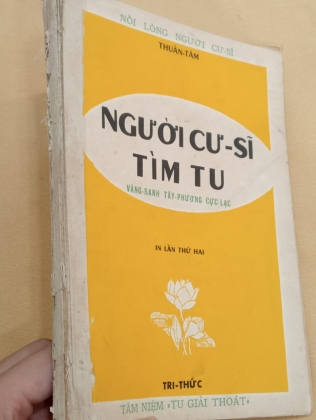 NGƯỜI CƯ SĨ TÌM TU