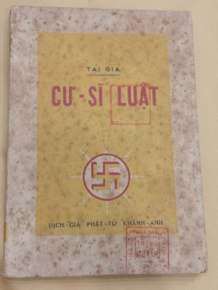 TẠI GIA CƯ SĨ LUẬT