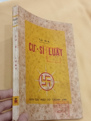 TẠI GIA CƯ SĨ LUẬT