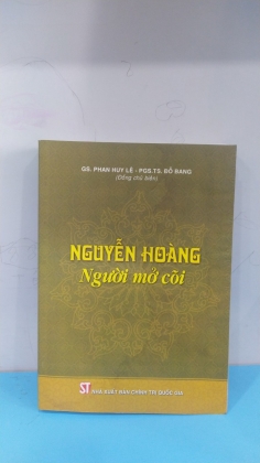 NGUYỄN HOÀNG NGƯỜI MỞ CÕI