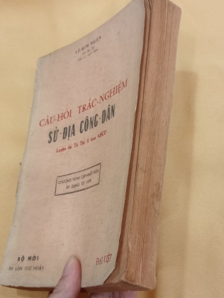 CÂU HỎI TRẮC NGHIỆM SỬ ĐỊA CÔNG DÂN