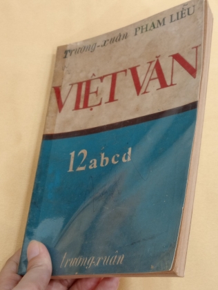 VIỆT VĂN