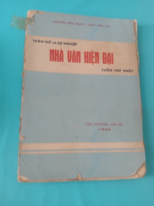 THÂN THẾ VÀ SỰ NGHIỆP NHÀ VĂN HIỆN ĐẠI 