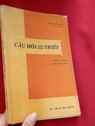 CÂU HỎI GIÁO KHOA TRIẾT