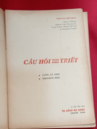 CÂU HỎI GIÁO KHOA TRIẾT