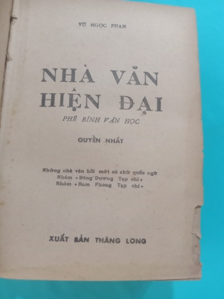 NHÀ VĂN HIỆN ĐẠI