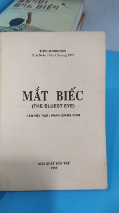 MẮT BIẾC