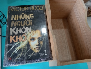 NHỮNG NGƯỜI KHỐN KHỔ