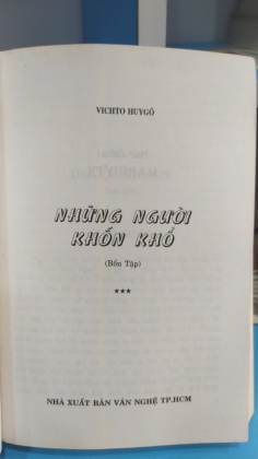 NHỮNG NGƯỜI KHỐN KHỔ 