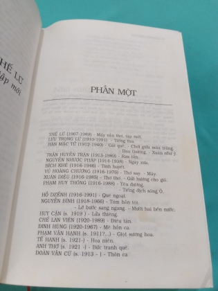 THƠ MỚI 1932 - 1945 TÁC GIẢ VÀ TÁC PHẨM