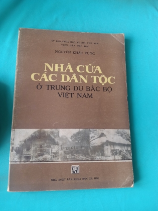 NHÀ CỬA CÁC DÂN TỘC Ở TRUNG DU BẮC BỘ VIỆT NAM