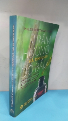 TRẦM HƯƠNG VÀ TINH DẦU DÓ BẦU     