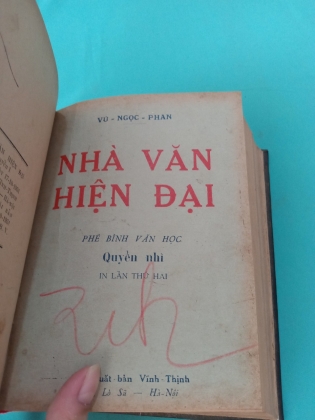 NHÀ VĂN HIỆN ĐẠI