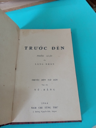 TRƯỚC ĐÈN