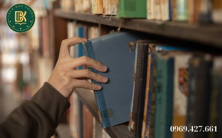  Mua sách ở cửa hàng sách cũ giúp tiết kiệm chi phí