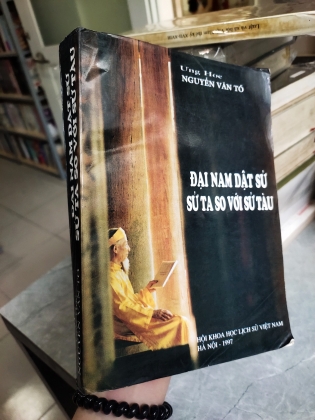 ĐẠI NAM DẬT SỬ - SỬ TA SO VỚI SỬ TÀU