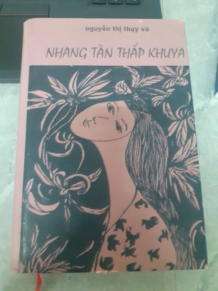 NHAN TÀN THẮP KHUYA